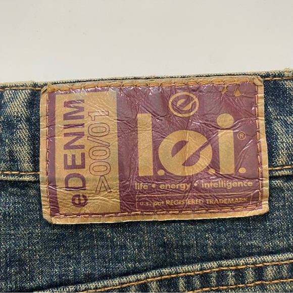 l.e.i. Denim pencil skirt juniors size 1 distressed look with raw hem - Picture 6 of 13